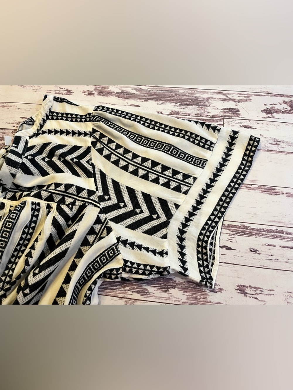 Old Navy Black & White Lined Tribal Print Blouse Women's Plus 3X Aztec Babydoll - Picture 11 of 14